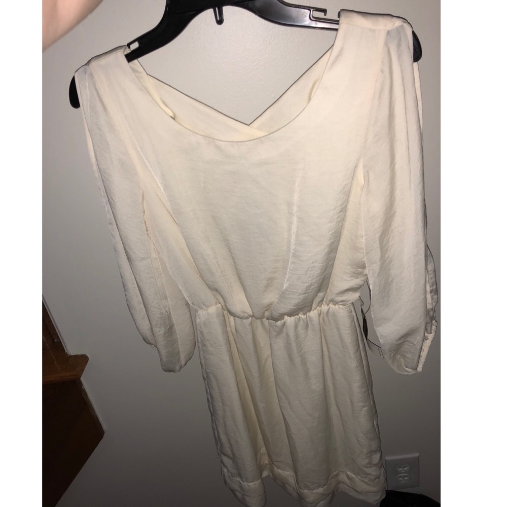 Cream satin dress never worn, with tags 🏳️❗️